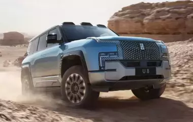BYD U8