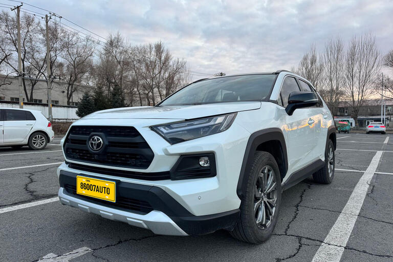 Toyota RAV4, 2024 2.0