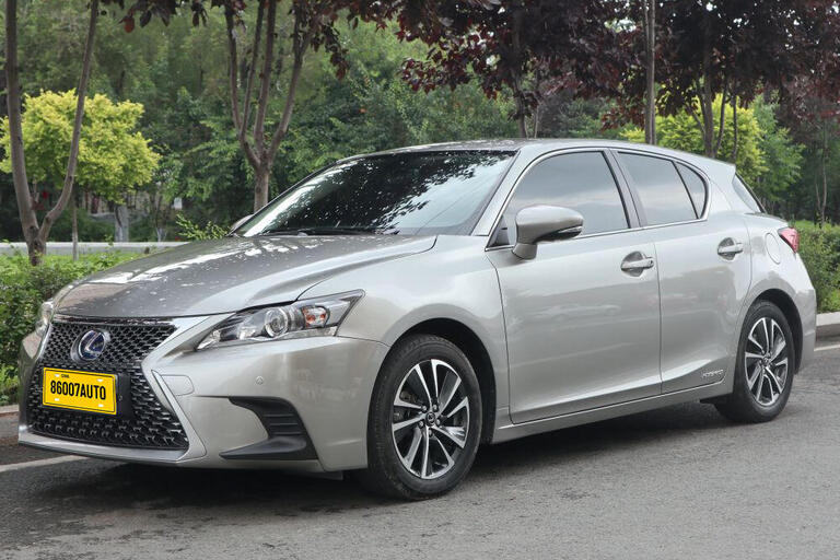 Lexus CT200 2021,1.8