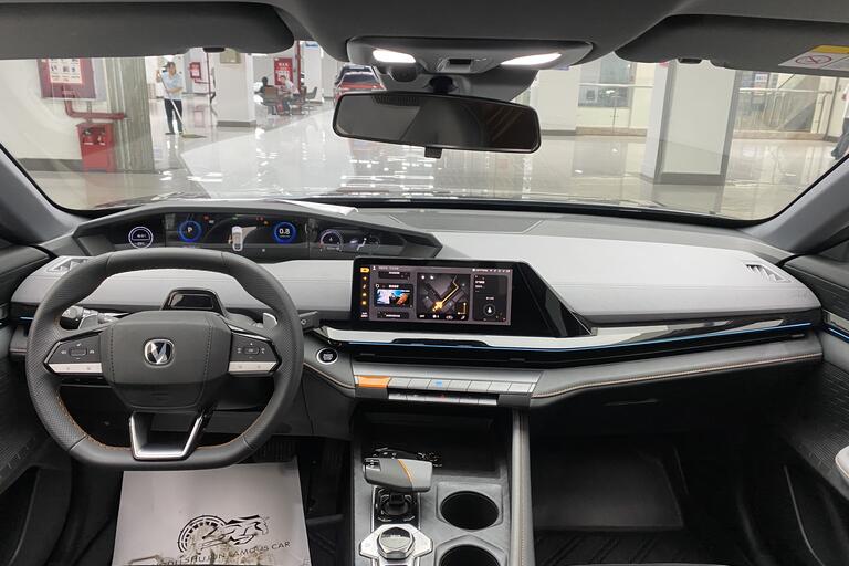 Changan UNI-V  2022,1.5