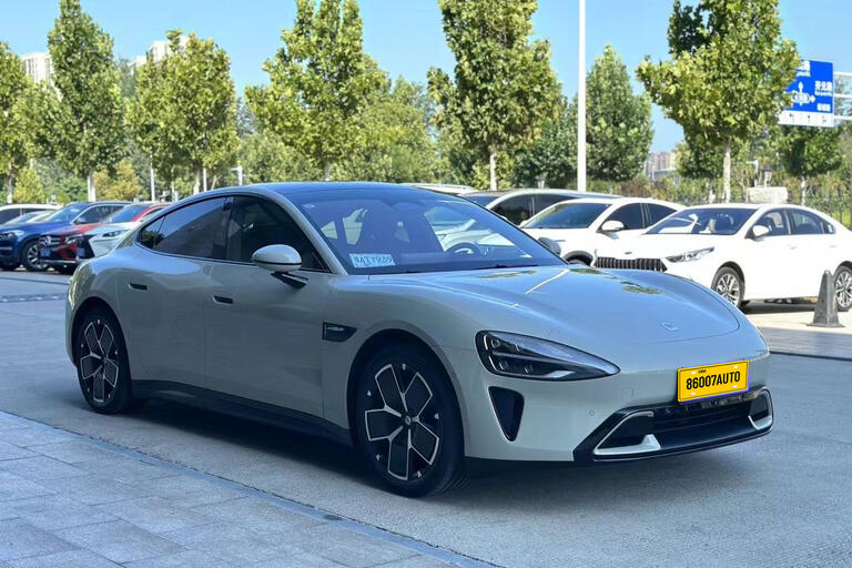 Xiaomi SU7 2024