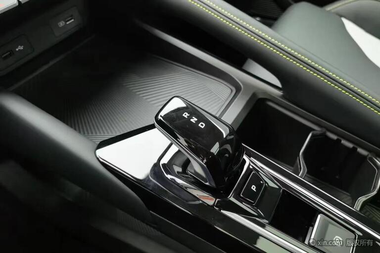 Geely Coolray SX11 2024,1.5