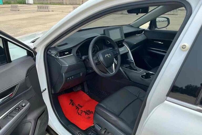 Toyota Harrier  2022, 2.0