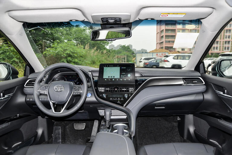 Toyota Camry, 2024 2.5