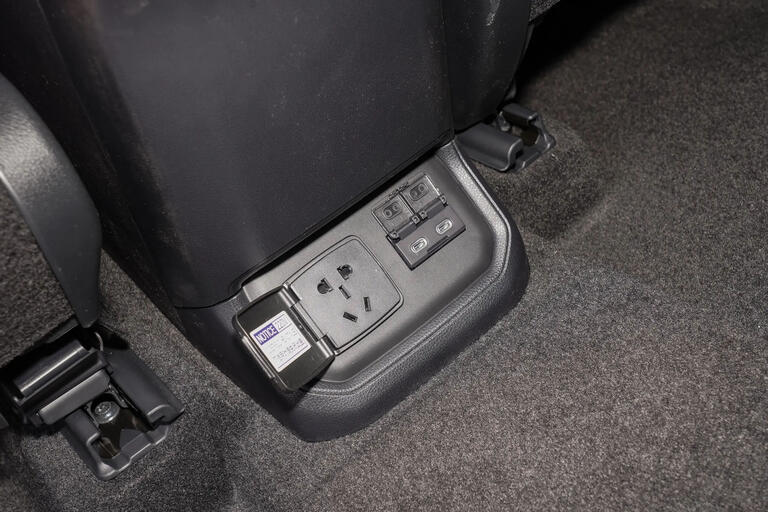 Toyota Kluger 4WD 2024, 2.0