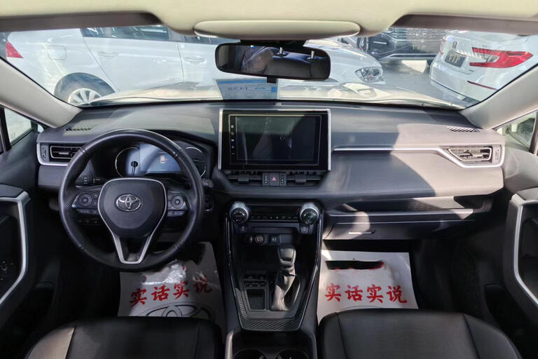 Toyota RAV4 2021,2.0