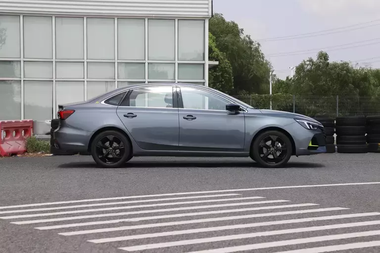 Roewe i6 MAX 2020