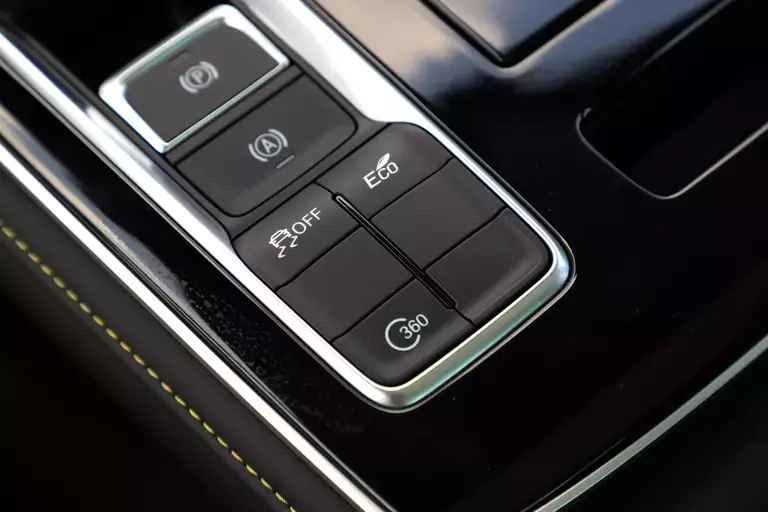 Roewe i6 MAX 2020
