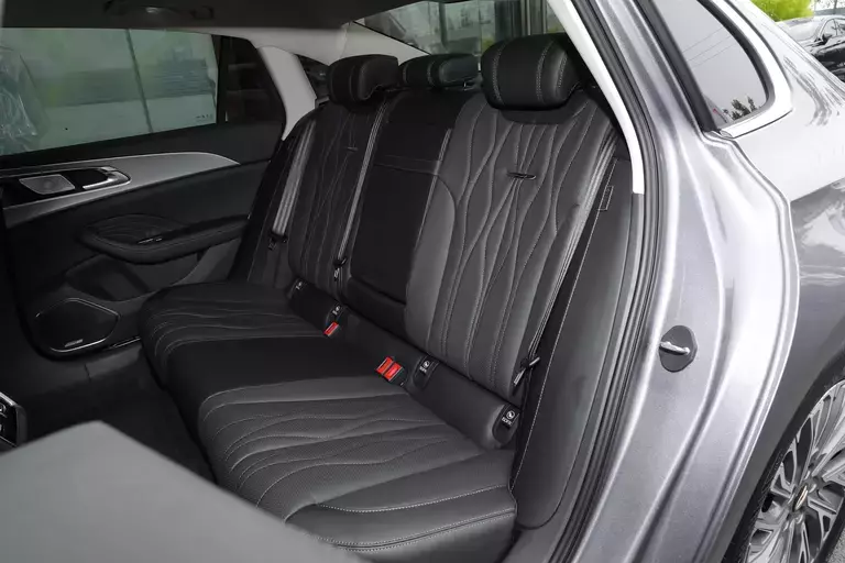 Hongqi H5 2023