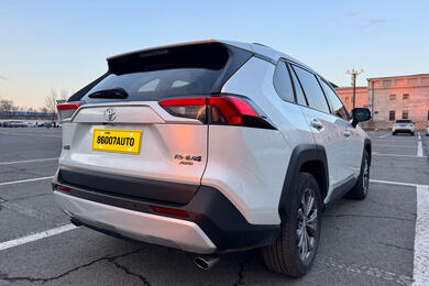 Toyota RAV4, 2024 2.0