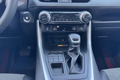 Toyota RAV4, 2024 2.0